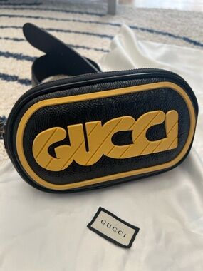 Gucci Black Embossed Leather Belt bag